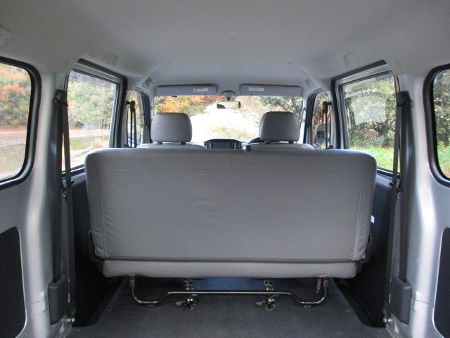 タウンエースバン ＤＸ　純正ＳＤナビＴＶ・Ｒカメラ　５人乗り　７５０ｋｇ積み　集中ロック　ＷエアＢ・ＡＢＳ　マット　バイザー（34枚目）