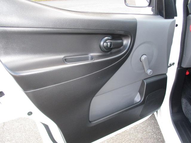 ＮＶ２００バネットバン ＤＸ　５人乗り　６００ｋｇ積み　エマージェンシーＢ　ＥＴＣ　ドラレコ　キーレス（25枚目）