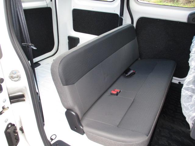ＮＶ２００バネットバン ＤＸ　５人乗り　６００ｋｇ積み　エマージェンシーＢ　ＥＴＣ　ドラレコ　キーレス（29枚目）