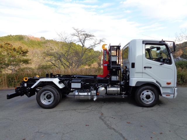 ファイター 脱着装置付コンテナ専用車　荷台ラジコン　バックカメラ　ＨＩＤヘッドライト　フォグ　左電格ミラー　キーレス　坂道発進補助装置　衝突被害軽減ブレーキ　車線逸脱警報装置　横滑り防止装置　電動パーキングブレーキ　クルーズコントロール（4枚目）