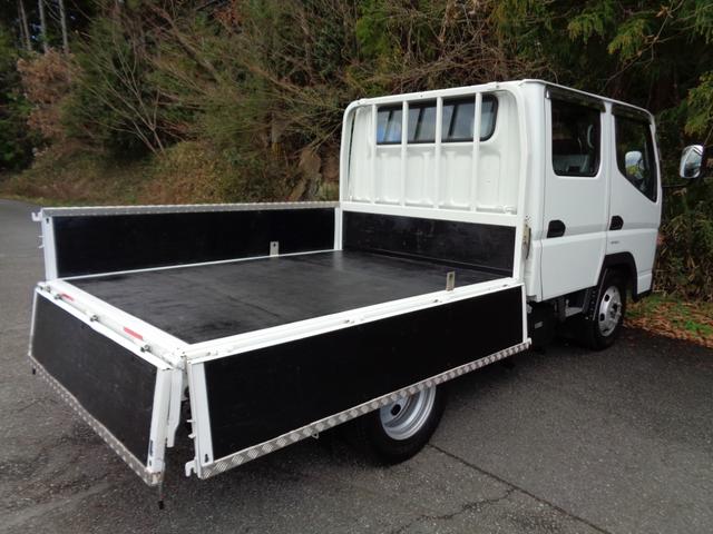 キャンター Ｗキャブロング全低床　リアエアコン　リアＷタイヤ　キーレス　左電格ミラー　フォグランプ　衝突被害軽減ブレーキ　車線逸脱警報装置　横滑り防止装置　坂道発進補助装置　ＥＣＯモードスイッチ　クリアシートカバー　ゲートプロテクター（9枚目）