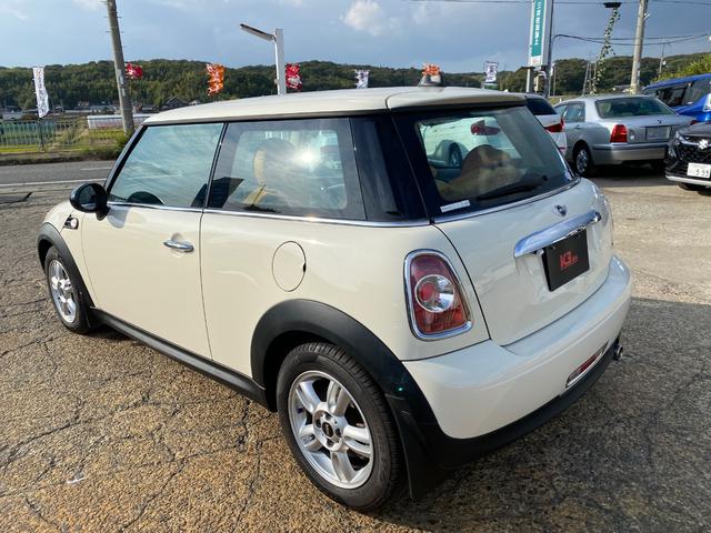 MINI ワン 純正15インチアルミホイール・プッシュスタート・キーレスエントリー・ETC・フォグランプ・純正CDデッキ(19枚目)