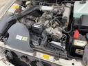 エンジンルームも綺麗にしてますよ。