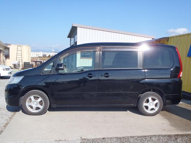 セレナ ２０Ｓ　Ｖセレクション　左パワースライドドア　カロッツェリアＨＤＤナビ　フルセグＴＶ　Ｂｌｕｅｔｏｏｔｈ　バックカメラ　ＥＴＣ　スマートキー　社外１５インチアルミ（8枚目）