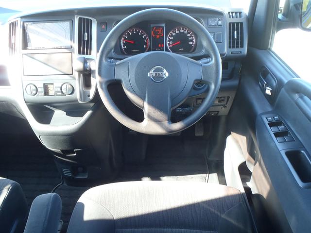 セレナ ２０Ｓ　Ｖセレクション　左パワースライドドア　カロッツェリアＨＤＤナビ　フルセグＴＶ　Ｂｌｕｅｔｏｏｔｈ　バックカメラ　ＥＴＣ　スマートキー　社外１５インチアルミ（17枚目）