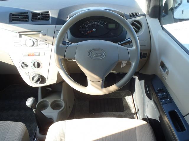 ミラ Ｘスペシャル　５速ＭＴ　キーレス　ＡＢＳ　Ｗエアバッグ　エアコン　パワステ　パワーウインドウ　社外タコメーター　リアガラスフィルム貼り　社外１３インチアルミ（16枚目）