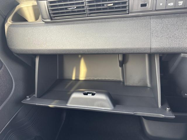 N-BOXカスタム ベースグレード 届出済未使用車 ホンダセンシング LEDヘッドライト バックカメラ 片側パワースライドドア 電動パーキングブレーキ オートブレーキホールド 前席シートヒーター スマートキー プッシュスタート(60枚目)