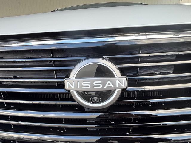 セレナ ｅ－パワー　ハイウェイスターＶ　新車　日産コネクトナビ　アラウンドビューモニター　ＥＴＣ２．０　前後ドライブレコーダー　寒冷地仕様　ホットプラスパッケージ　ＳＯＳコール　ＬＥＤヘッドライト　インテリジェントルームミラー（12枚目）