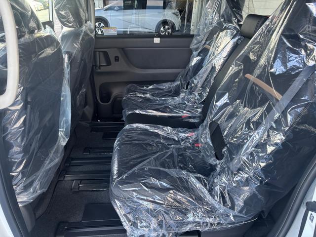 セレナ ｅ－パワー　ハイウェイスターＶ　新車　日産コネクトナビ　アラウンドビューモニター　ＥＴＣ２．０　前後ドライブレコーダー　寒冷地仕様　ホットプラスパッケージ　ＳＯＳコール　ＬＥＤヘッドライト　インテリジェントルームミラー（37枚目）