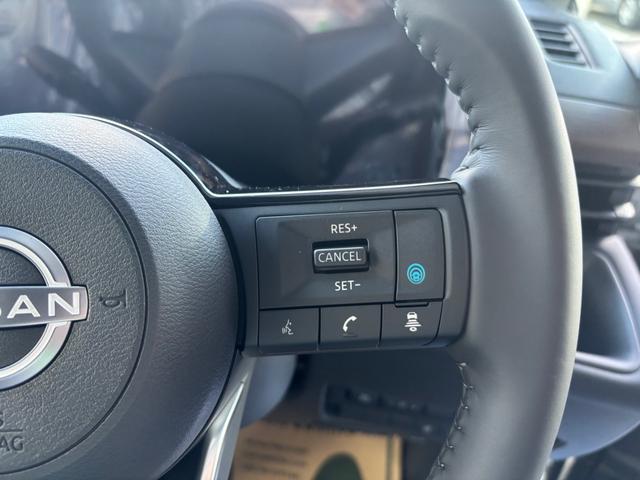 セレナ ｅ－パワー　ハイウェイスターＶ　新車　日産コネクトナビ　アラウンドビューモニター　ＥＴＣ２．０　前後ドライブレコーダー　寒冷地仕様　ホットプラスパッケージ　ＳＯＳコール　ＬＥＤヘッドライト　インテリジェントルームミラー（44枚目）