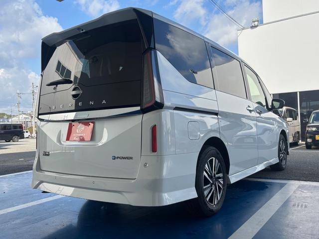 セレナ ｅ－パワー　ハイウェイスターＶ　新車　日産コネクトナビ　アラウンドビューモニター　ＥＴＣ２．０　前後ドライブレコーダー　寒冷地仕様　ホットプラスパッケージ　ＳＯＳコール　ＬＥＤヘッドライト　インテリジェントルームミラー（62枚目）