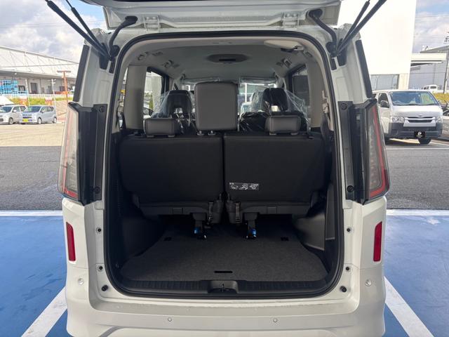 セレナ ｅ－パワー　ハイウェイスターＶ　新車　日産コネクトナビ　アラウンドビューモニター　ＥＴＣ２．０　前後ドライブレコーダー　寒冷地仕様　ホットプラスパッケージ　ＳＯＳコール　ＬＥＤヘッドライト　インテリジェントルームミラー（67枚目）