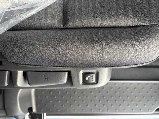 セレナ ｅ－パワー　ハイウェイスターＶ　新車　日産コネクトナビ　アラウンドビューモニター　ＥＴＣ２．０　前後ドライブレコーダー　寒冷地仕様　ホットプラスパッケージ　ＳＯＳコール　ＬＥＤヘッドライト　インテリジェントルームミラー（76枚目）