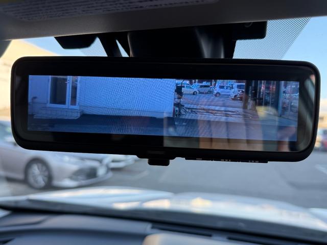 �u�X�}�[�g�����r���[�~���[�v�𑕔��A��Ȃ̏���⃉�Q�b�W�̉ו��������ς��ł������K���X�̐�p�J�����Ō�����E���m�ہA�J�V�ȂǊO���Â����̓J�����摜�𖾂邭�������Ă���Č��₷���ł�