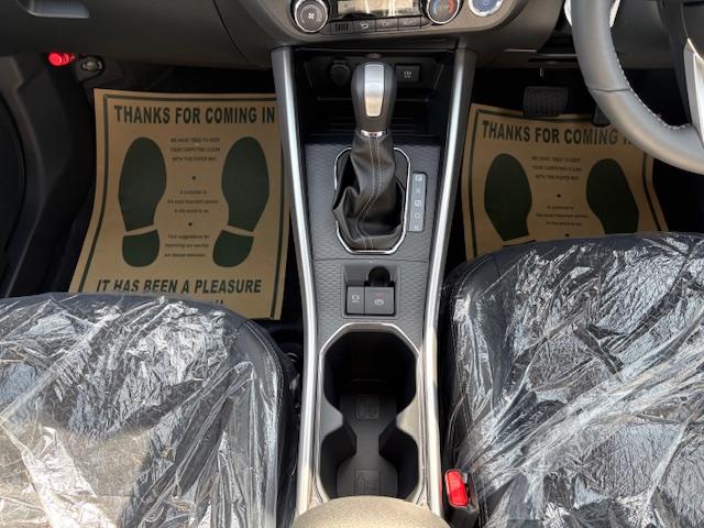 ロッキー プレミアムＧ　ＨＥＶ　登録済未使用車　パノラマモニター対応ナビ装着ＰＫＧ　スマートアシスト　前席シートヒーター　電子制御パーキングブレーキ　フルオートエアコン　フルＬＥＤヘッドライト　スマートキープッシュスタート（33枚目）