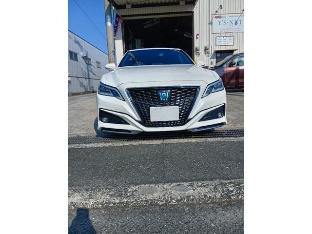 クラウンハイブリッド Ｇ－エグゼクティブ　ムーンルーフ　黒革シート　セーフティセンス　ブラインドスポット　純正ナビ　パノラミックビュー　デジタルインナーミラー　メモリー付パワーシート　禁煙車　ＨＵＤ（2枚目）