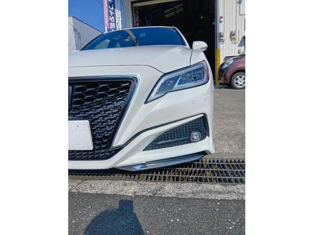 クラウンハイブリッド Ｇ－エグゼクティブ　ムーンルーフ　黒革シート　セーフティセンス　ブラインドスポット　純正ナビ　パノラミックビュー　デジタルインナーミラー　メモリー付パワーシート　禁煙車　ＨＵＤ（10枚目）