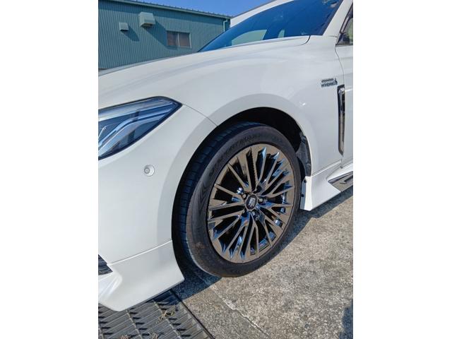 クラウンハイブリッド Ｇ－エグゼクティブ　ムーンルーフ　黒革シート　セーフティセンス　ブラインドスポット　純正ナビ　パノラミックビュー　デジタルインナーミラー　メモリー付パワーシート　禁煙車　ＨＵＤ（15枚目）