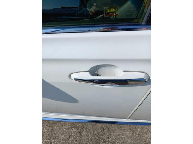 クラウンハイブリッド Ｇ－エグゼクティブ　ムーンルーフ　黒革シート　セーフティセンス　ブラインドスポット　純正ナビ　パノラミックビュー　デジタルインナーミラー　メモリー付パワーシート　禁煙車　ＨＵＤ（16枚目）