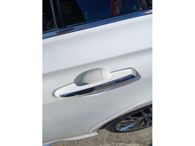 クラウンハイブリッド Ｇ－エグゼクティブ　ムーンルーフ　黒革シート　セーフティセンス　ブラインドスポット　純正ナビ　パノラミックビュー　デジタルインナーミラー　メモリー付パワーシート　禁煙車　ＨＵＤ（17枚目）