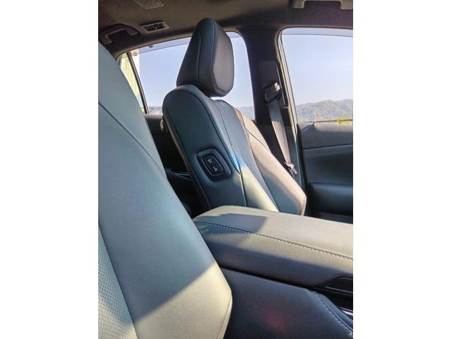 クラウンハイブリッド Ｇ－エグゼクティブ　ムーンルーフ　黒革シート　セーフティセンス　ブラインドスポット　純正ナビ　パノラミックビュー　デジタルインナーミラー　メモリー付パワーシート　禁煙車　ＨＵＤ（31枚目）