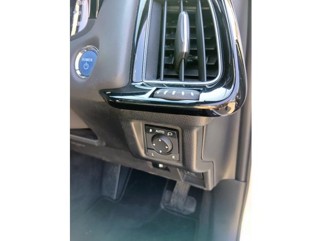 クラウンハイブリッド Ｇ－エグゼクティブ　ムーンルーフ　黒革シート　セーフティセンス　ブラインドスポット　純正ナビ　パノラミックビュー　デジタルインナーミラー　メモリー付パワーシート　禁煙車　ＨＵＤ（39枚目）