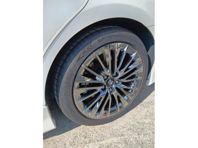 クラウンハイブリッド Ｇ－エグゼクティブ　ムーンルーフ　黒革シート　セーフティセンス　ブラインドスポット　純正ナビ　パノラミックビュー　デジタルインナーミラー　メモリー付パワーシート　禁煙車　ＨＵＤ（64枚目）