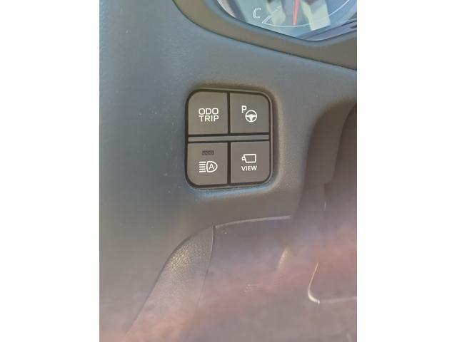 クラウンハイブリッド Ｇ－エグゼクティブ　ムーンルーフ　黒革シート　セーフティセンス　ブラインドスポット　純正ナビ　パノラミックビュー　デジタルインナーミラー　メモリー付パワーシート　禁煙車　ＨＵＤ（68枚目）