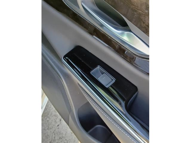 クラウンハイブリッド Ｇ－エグゼクティブ　ムーンルーフ　黒革シート　セーフティセンス　ブラインドスポット　純正ナビ　パノラミックビュー　デジタルインナーミラー　メモリー付パワーシート　禁煙車　ＨＵＤ（77枚目）