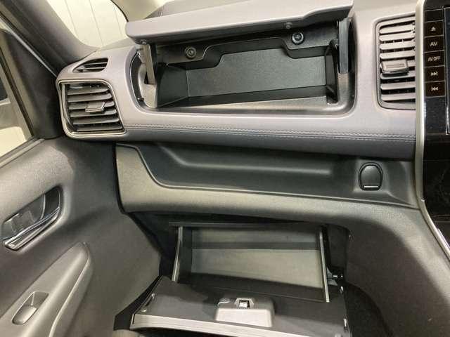2.0 ハイウェイスター V 10インチ大画面ナビ&全周囲カメラ・ETC(12枚目)
