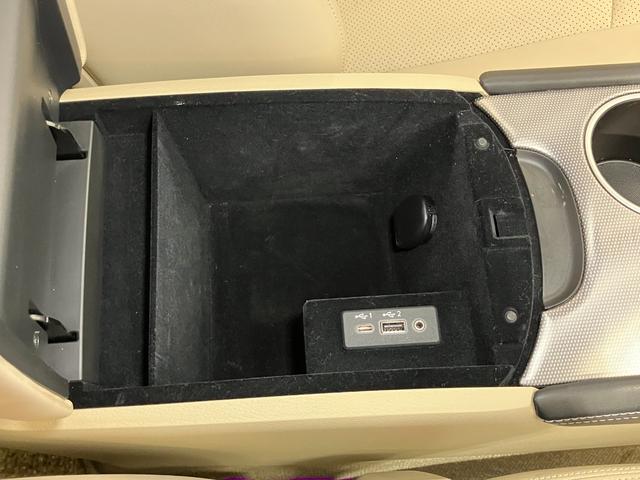 スカイライン ＧＴ　タイプＰ　３．０　ＧＴ　タイプＰ　メーカーＯＰナビ・前席シートヒーター・アラウンドビューモニター・ドライブレコーダー・ＥＴＣ２．０・横滑り防止機能・クルーズコントロール・ハンドルスイッチ・前席パワーシート（33枚目）