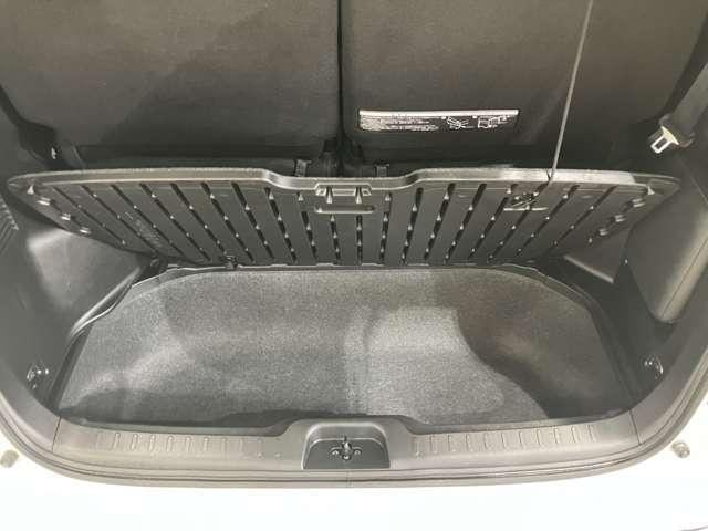 セレナ e-パワー ハイウェイスターV 1.2 e-POWER ハイウェイスター V 両側電動スライドドア・ナビ・後席モニター・プロパイロット・前席シートヒーター・全周囲カメラ・ETC2.0・川西店展示・川西市平野3-3-40(14枚目)