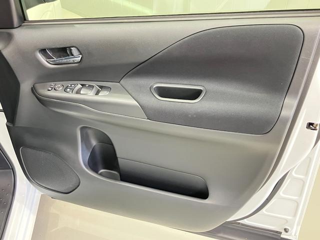 セレナ ｅ－パワー　ハイウェイスターＶ　１．２　ｅ－ＰＯＷＥＲ　ハイウェイスター　Ｖ　ディーラーＯＰナビ・両側電動スライドドア・全周囲カメラ・ＬＥＤヘッドランプ・ＬＥＤフォグランプ・ハイビームアシスト・ドライブレコーダー・プロパイロット（45枚目）