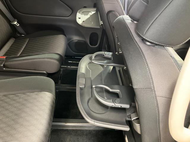 セレナ ｅ－パワー　ハイウェイスターＶ　１．２　ｅ－ＰＯＷＥＲ　ハイウェイスター　Ｖ　ディーラーＯＰナビ・両側電動スライドドア・全周囲カメラ・ＬＥＤヘッドランプ・ＬＥＤフォグランプ・ハイビームアシスト・ドライブレコーダー・プロパイロット（47枚目）