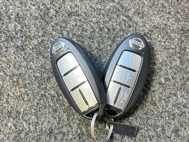 セレナ ｅ－パワー　ハイウェイスターＶ　１．２　ｅ－ＰＯＷＥＲ　ハイウェイスター　Ｖ　ディーラーＯＰナビ・両側電動スライドドア・全周囲カメラ・ＬＥＤヘッドランプ・ＬＥＤフォグランプ・ハイビームアシスト・ドライブレコーダー・プロパイロット（52枚目）