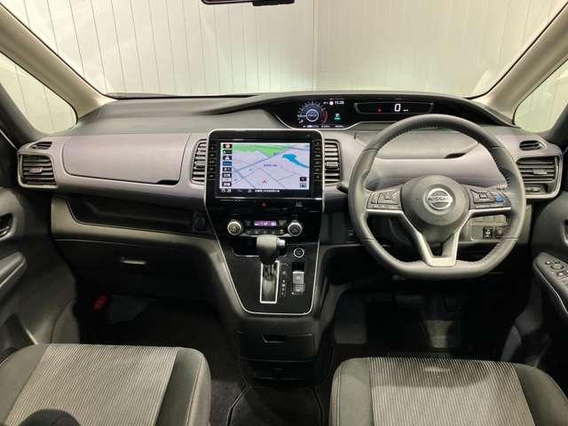 セレナ ハイウェイスターＶ　２．０　ハイウェイスター　Ｖ　ディーラーＯＰナビ・両側電動スライドドア・プロパイロット・全周囲カメラ・ＬＥＤヘッドランプ・衝突被害軽減ブレーキ・踏み間違い衝突防止アシスト・ＥＴＣ・ドライブレコーダー（4枚目）