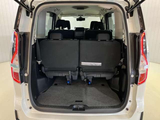 セレナ ハイウェイスターＶ　２．０　ハイウェイスター　Ｖ　ディーラーＯＰナビ・両側電動スライドドア・プロパイロット・全周囲カメラ・ＬＥＤヘッドランプ・衝突被害軽減ブレーキ・踏み間違い衝突防止アシスト・ＥＴＣ・ドライブレコーダー（12枚目）
