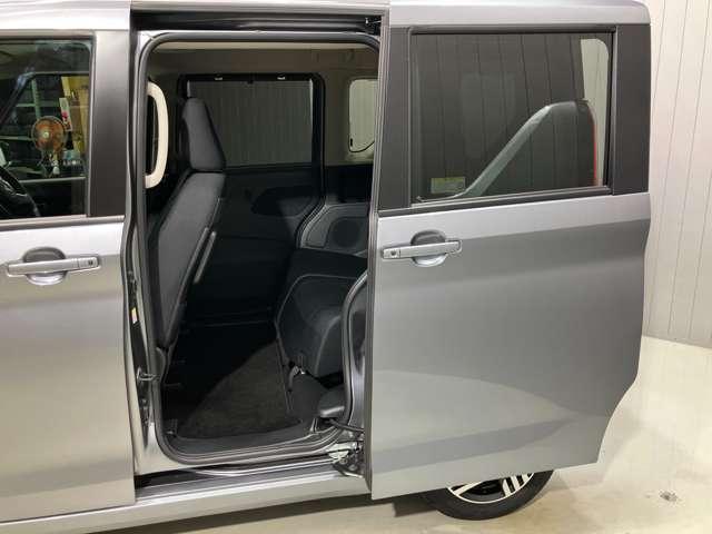 ルークス ６６０　ハイウェイスターＸ　プロパイロット　エディション　当社社用車アップ・ディーラーＯＰナビ・両側（9枚目）