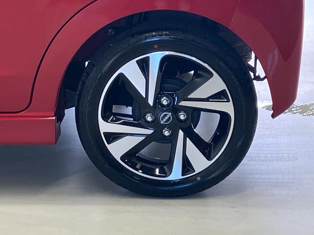 かっこいいデザインの純正アルミホイール！