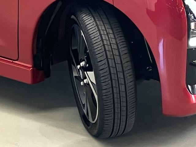 かっこいいデザインの純正アルミホイール！