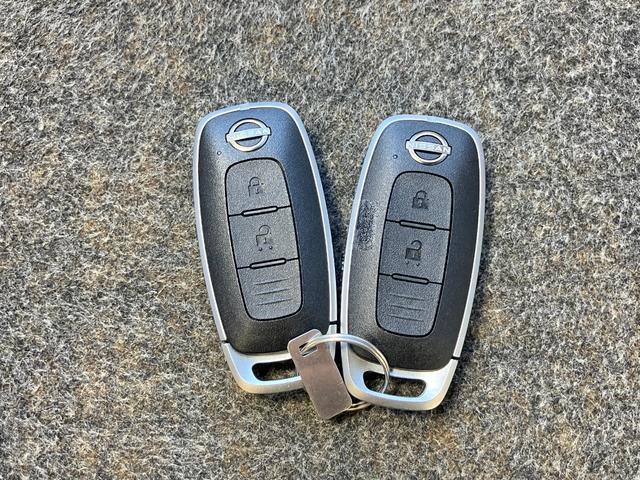 【インテリジェントキー】キーを出さずにドアロックの開閉からエンジン始動まで出来るインテリジェントキー★ワンタッチで簡単便利！