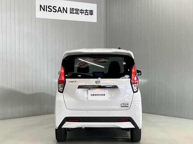 プライバシーガラスで夏場も涼しく、室内の保護にもなりますね！