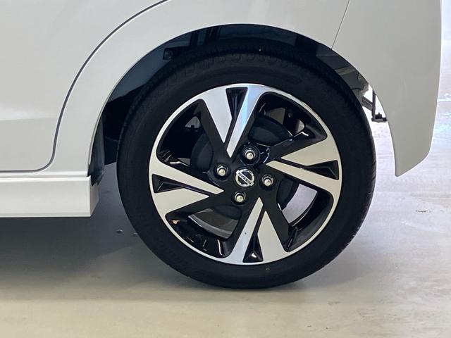 かっこいいデザインの純正アルミホイール！