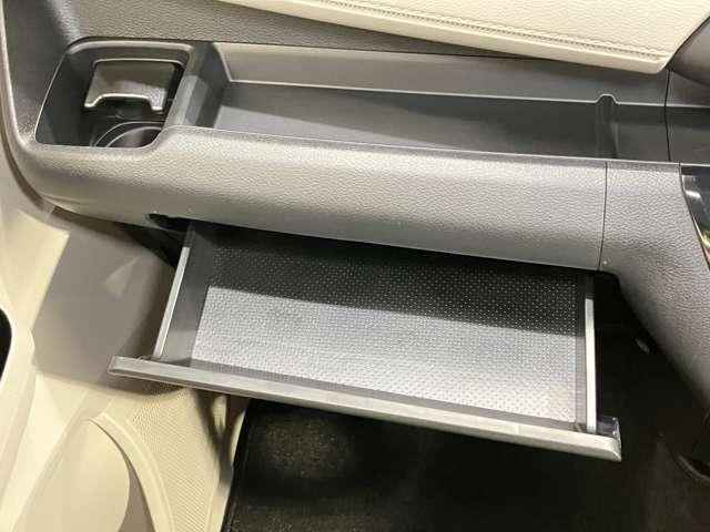 デイズ 660 X 4WD 当社試乗車アップ・ディーラーOPナビ・前席(19枚目)