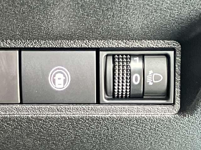 ノート 1.2 X 当社試乗車アップ・ディーラーOPナビ・全周(17枚目)