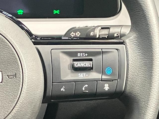 【プロパイロット】高速道路の単調な渋滞走行と長時間の巡航走行で、アクセル、ブレーキ、ハンドルの操作をクルマがアシスト！ドライバーの負担を軽減します！