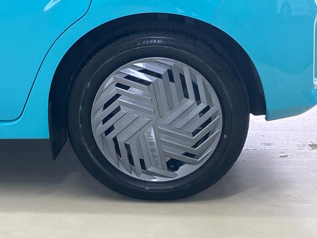 スタイリッシュなデザインのホイールキャップ付きです！