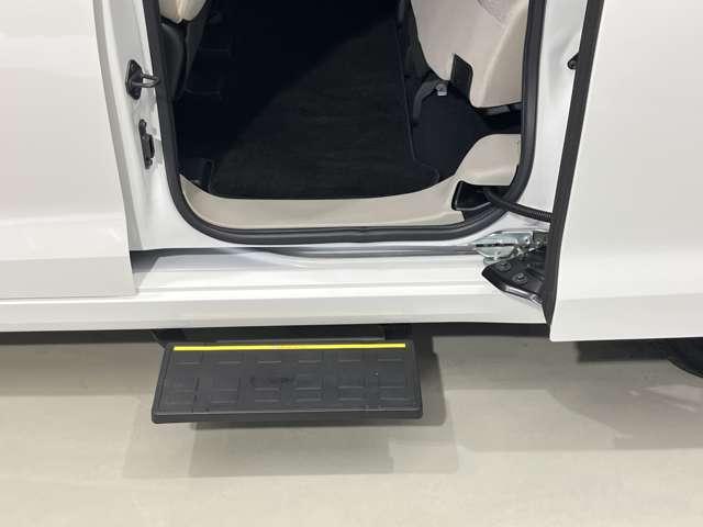 ルークス 　６６０　Ｘ　オートステップ付車　当社社有車アップメモリ－ナビ＆全周囲カメラ・両側電動スライドドア・左側オートステップ・ＳＯＳコ－ル・ＬＥＤヘッドライト・アイドリングストップ機能・ＥＴＣ付（13枚目）