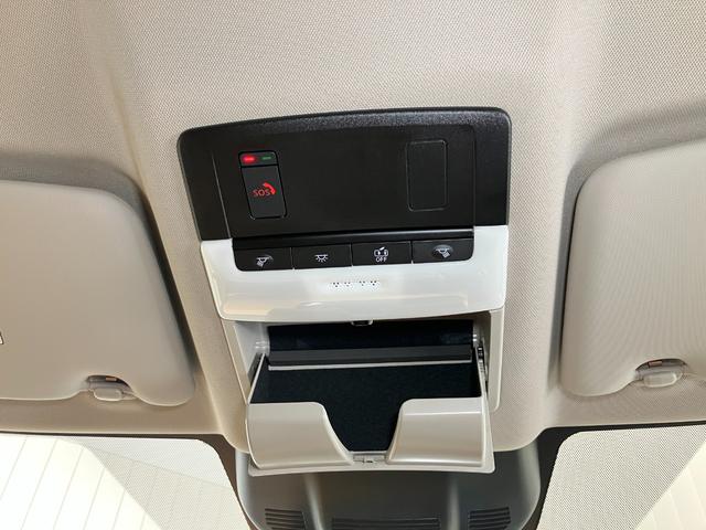 日差しが強い時にあると便利なサングラス！収納スペースがあるので便利です★