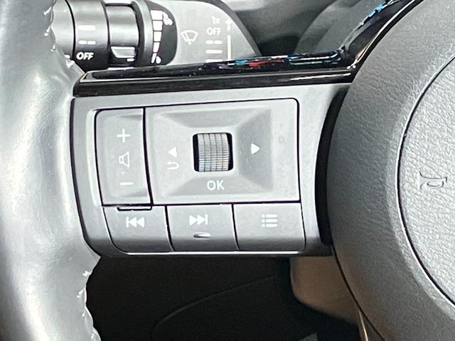 【ハンドルスイッチ】ハンドルから手を放すことなく、オーディオ操作やメーター操作ができるステアリングスイッチ付★